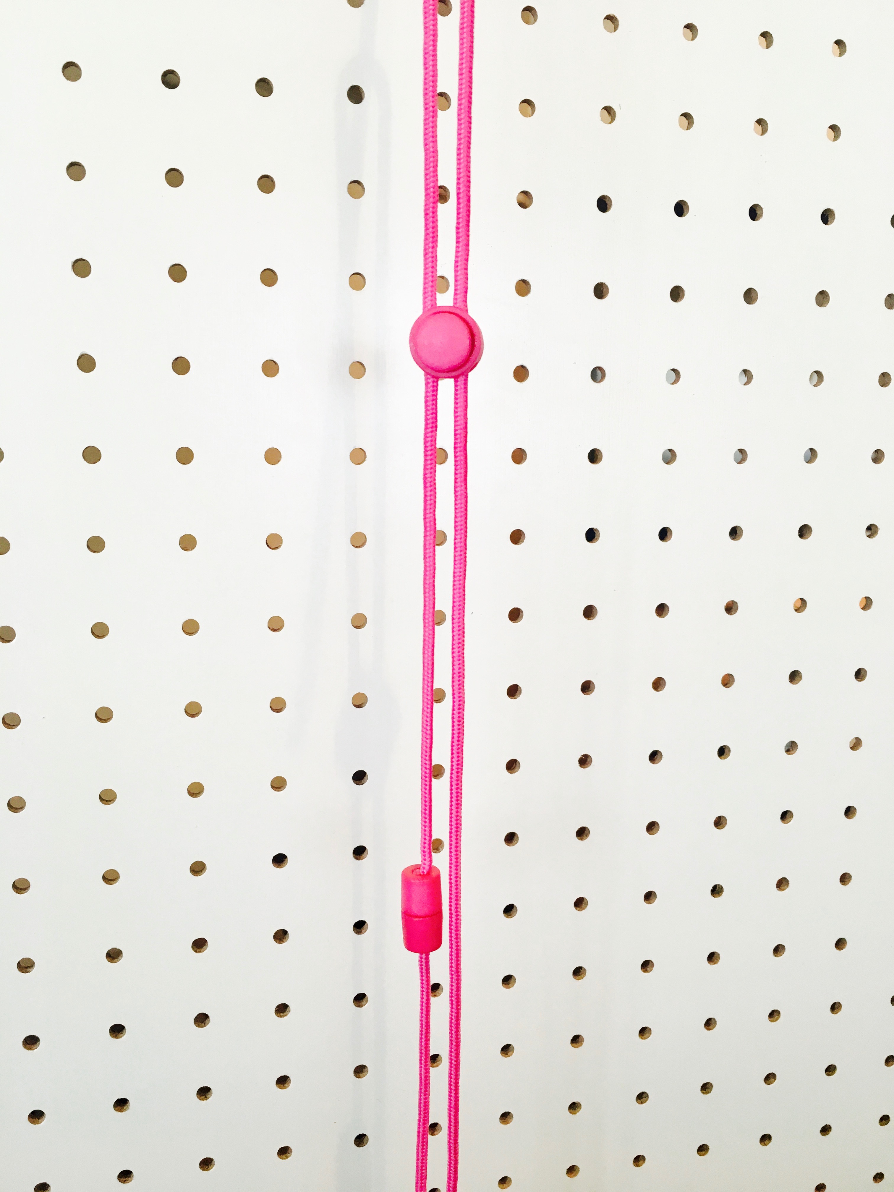 ID CASE 透明色證件套 Pink｜掛繩細節