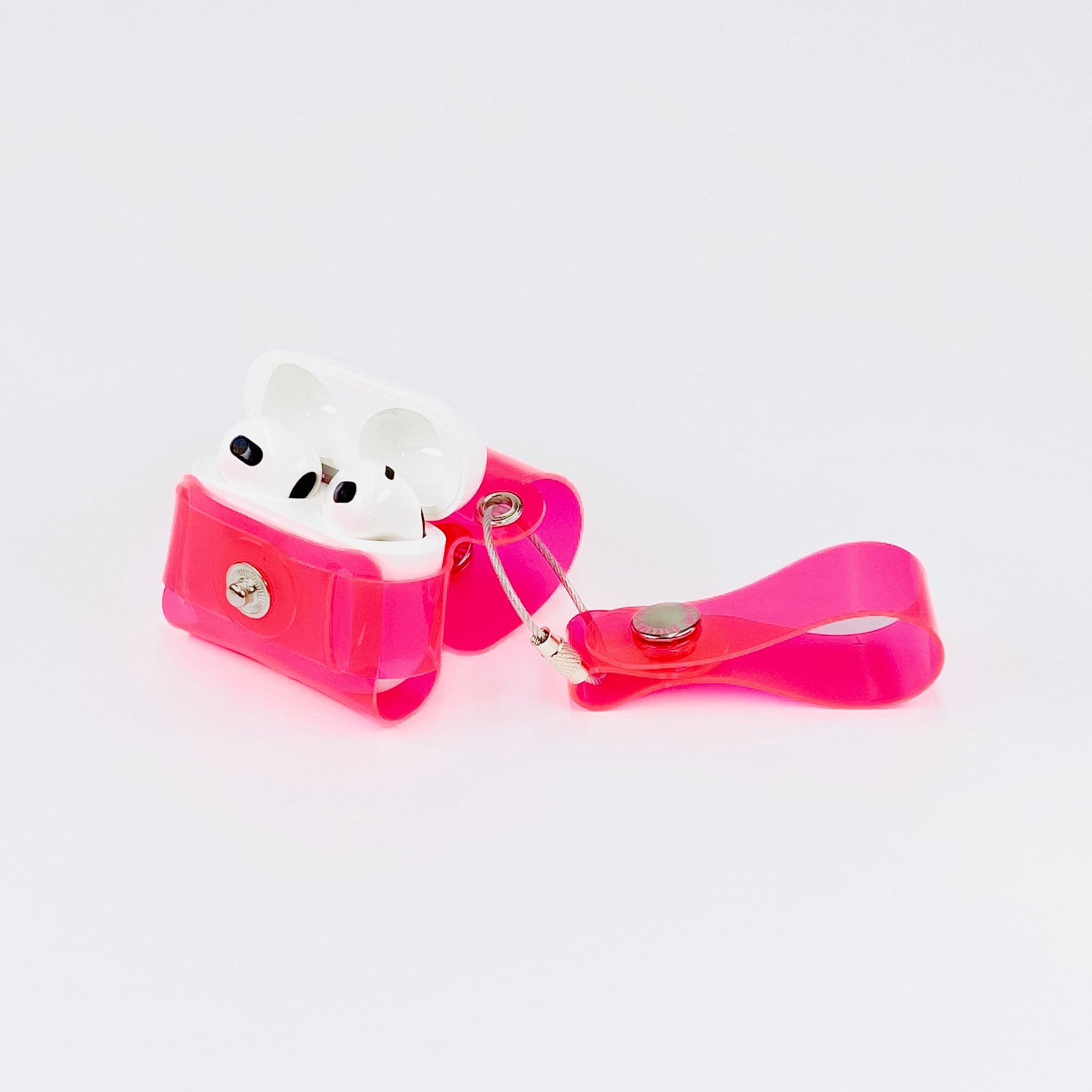 AirPods 透明色保護套 AirPods 3｜粉紅・開蓋裝入示範（不含耳機）