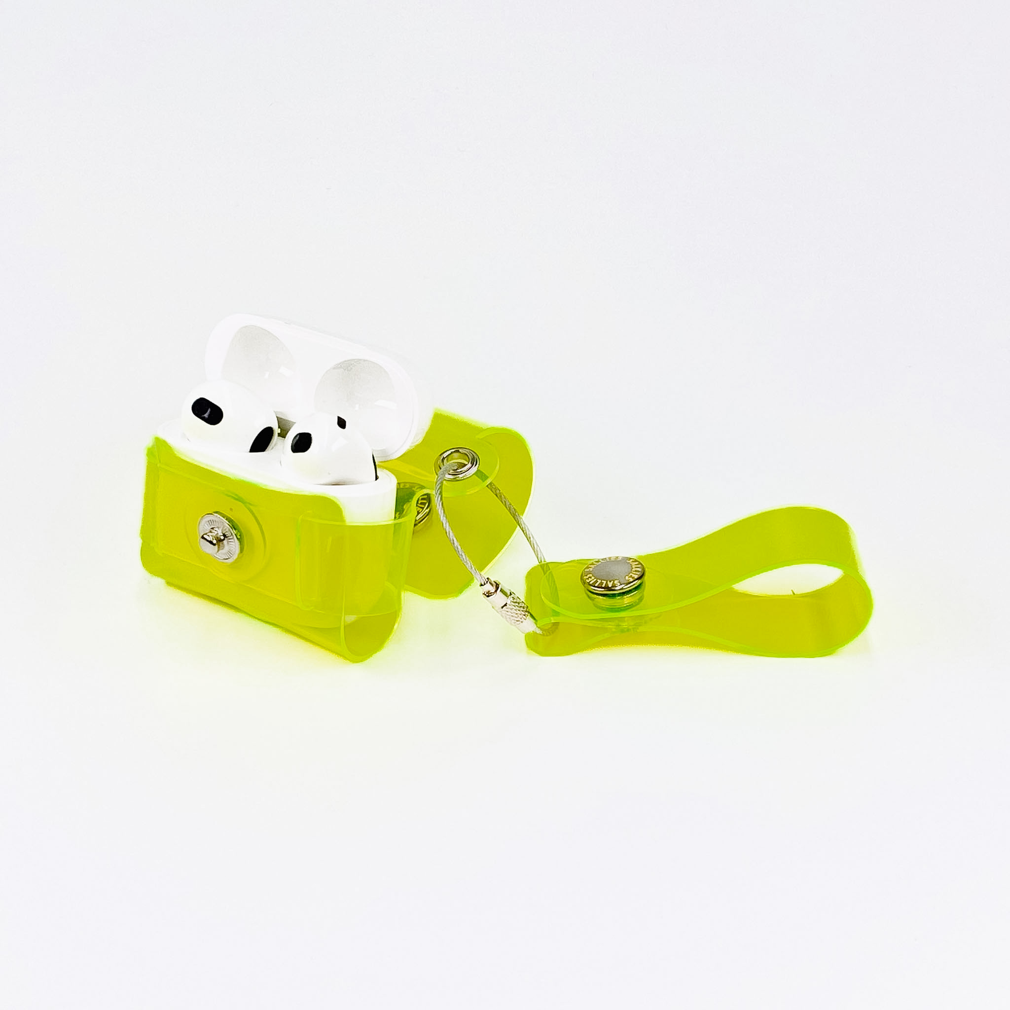 AirPods 透明色保護套 AirPods 3｜黃色・開蓋裝入示範（不含耳機）